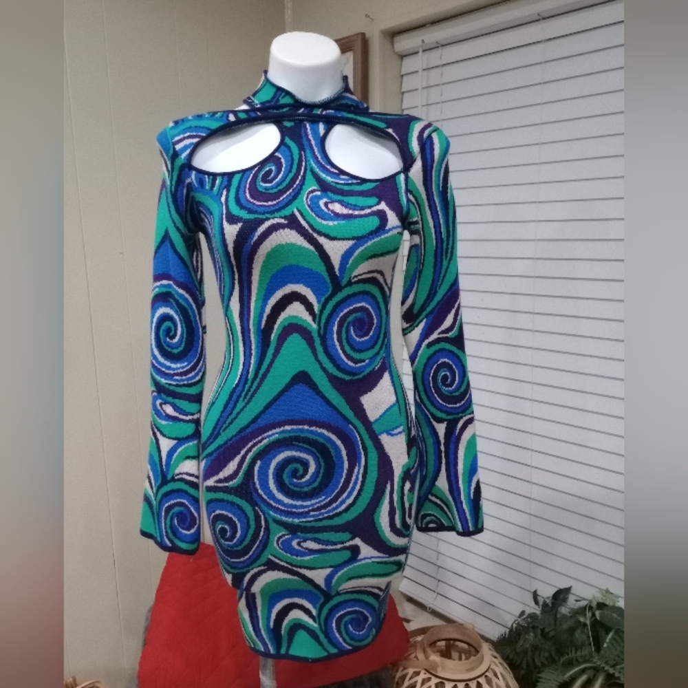 Psychedelic Swirl Dress in Blue and Green - Picture 5 of 12